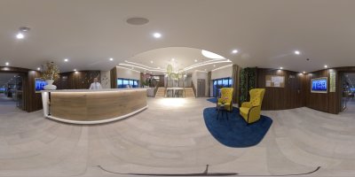 MS Adora Foyer und Rezeption Blick von Lounge aus
